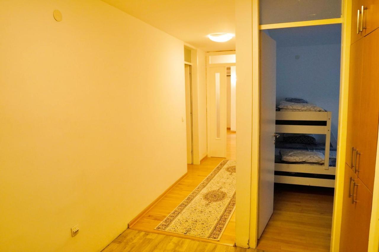 City Center Grand Apartment - Three-Bedroom, Free Parking Sarajevo Luaran gambar
