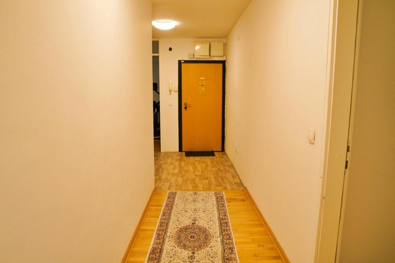City Center Grand Apartment - Three-Bedroom, Free Parking Sarajevo Luaran gambar