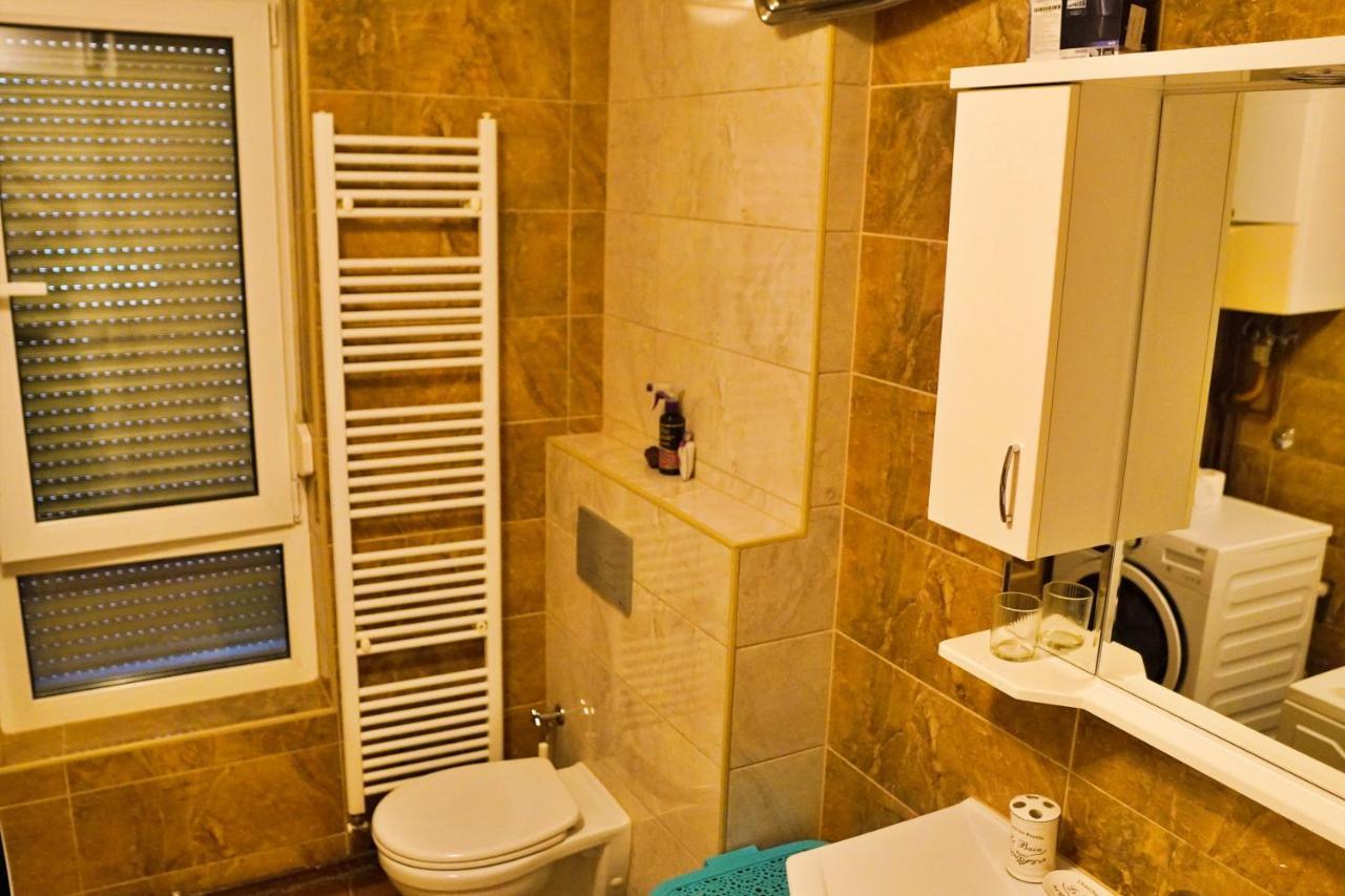 City Center Grand Apartment - Three-Bedroom, Free Parking Sarajevo Luaran gambar