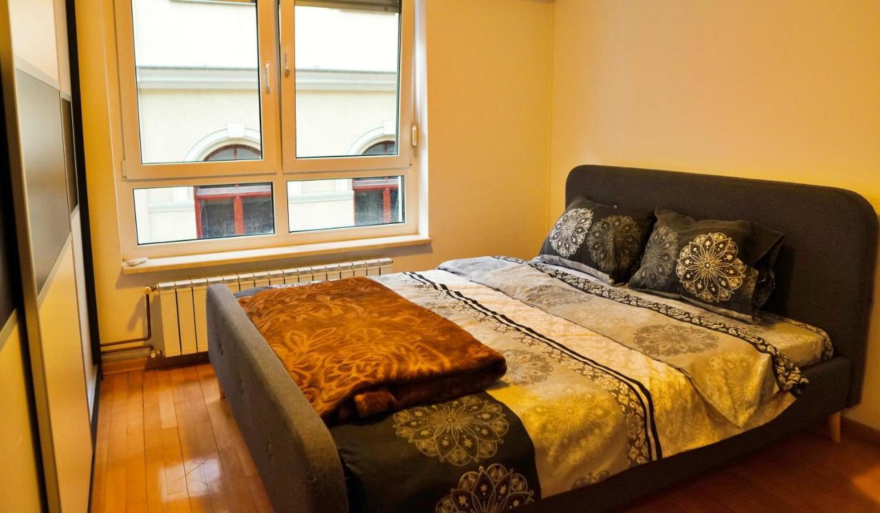 City Center Grand Apartment - Three-Bedroom, Free Parking Sarajevo Luaran gambar