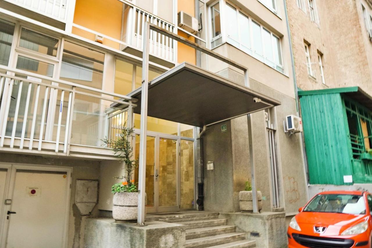City Center Grand Apartment - Three-Bedroom, Free Parking Sarajevo Luaran gambar