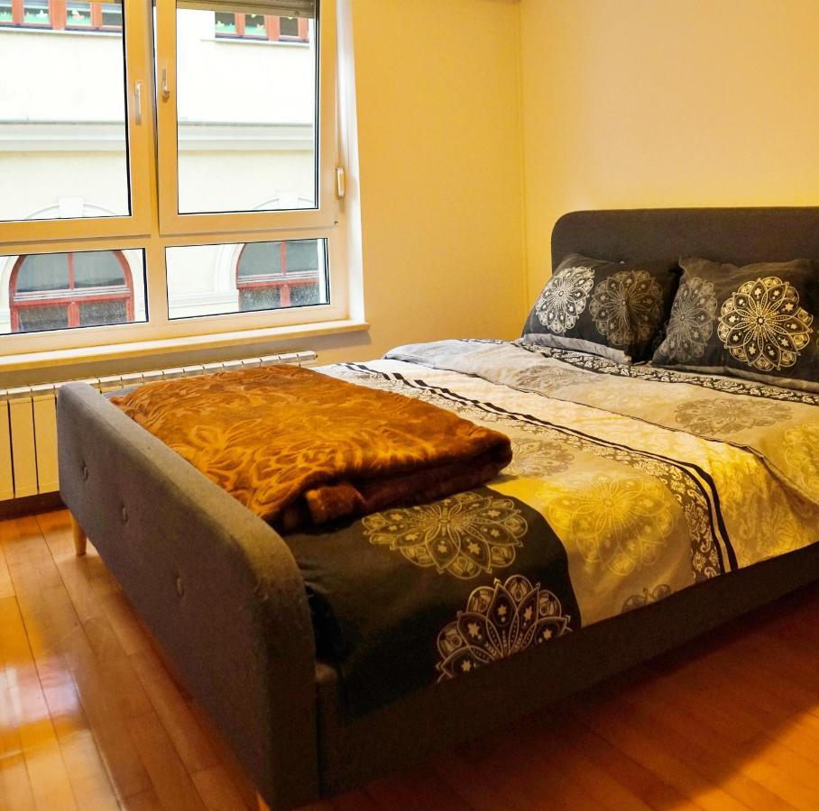 City Center Grand Apartment - Three-Bedroom, Free Parking Sarajevo Luaran gambar
