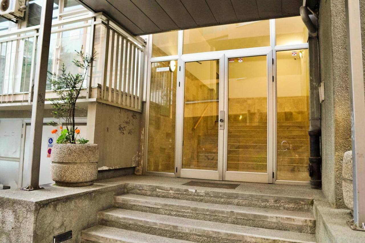 City Center Grand Apartment - Three-Bedroom, Free Parking Sarajevo Luaran gambar